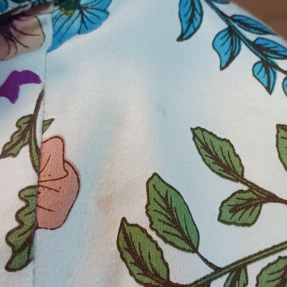 #269 3/$18 - Chicos White/Pink Capris Size 3 - Picture 9 of 11